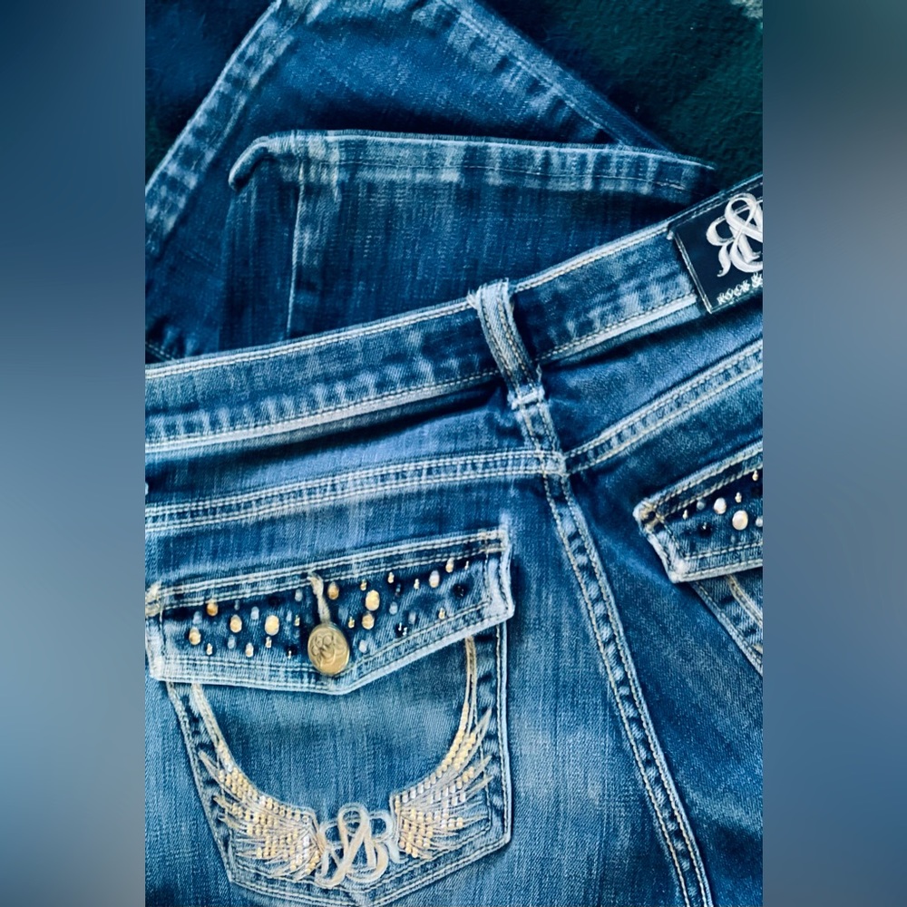 WOMENS LIKE NEW “ROCK & REPUBLIC” jeweled Jeans